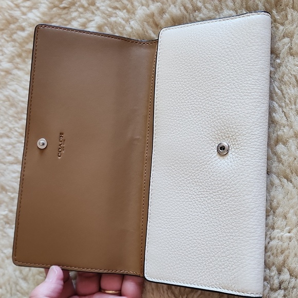 NWT Coach Sandy Beige Color Block Slim Tri-fold Leather Wallet 🤎🎁♥️ - Picture 7 of 16